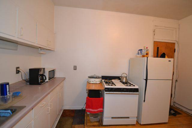 Apartment for rent at 923 Waveland #D4, Chicago, IL 60657