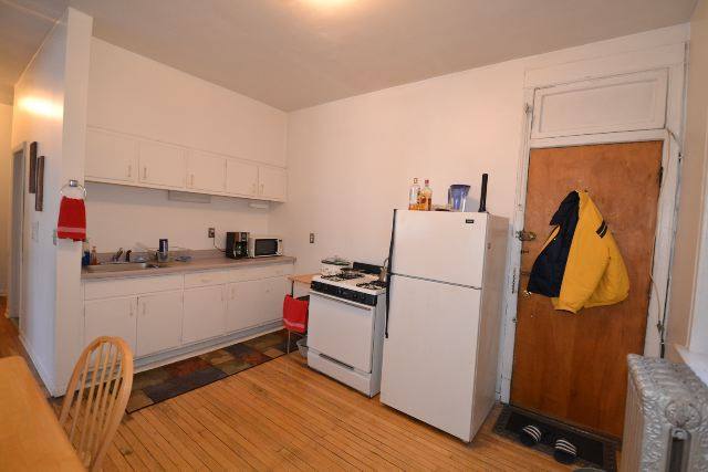 Apartment for rent at 923 Waveland #D4, Chicago, IL 60657