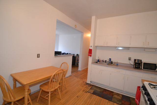 Apartment for rent at 923 Waveland #D4, Chicago, IL 60657