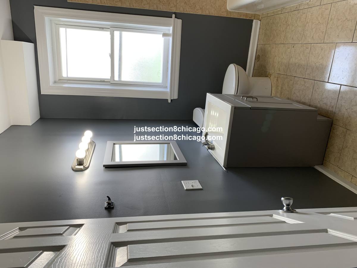Apartment for rent at 6806 S Union #3B, Chicago, IL 60621