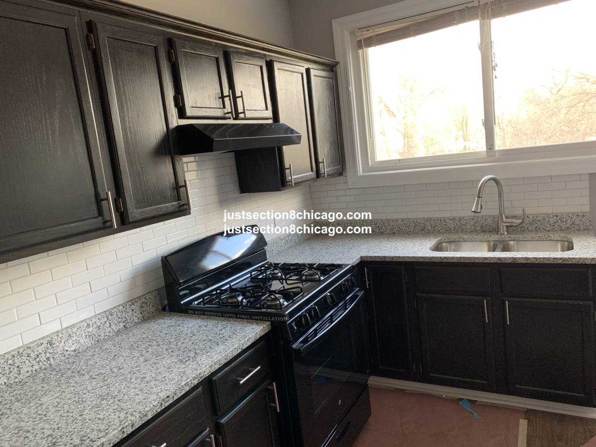 Apartment for rent at 6806 S Union #3B, Chicago, IL 60621