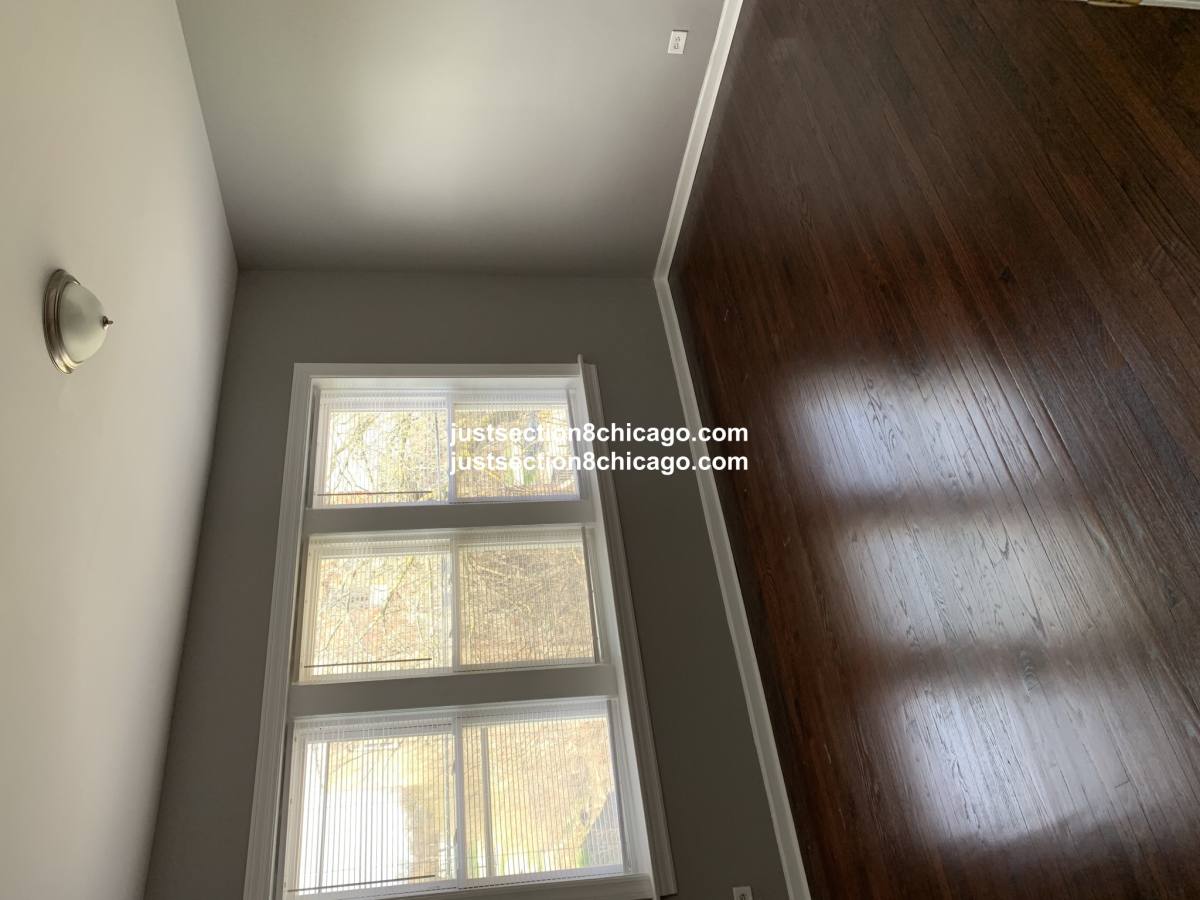 Apartment for rent at 6806 S Union #3B, Chicago, IL 60621