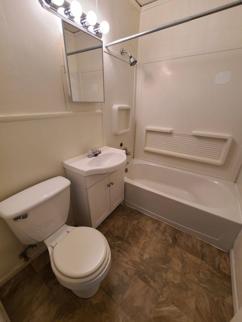 Apartment for rent at 1909-1913 N Madison, Junction City, KS 66441