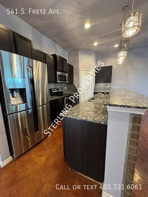 Townhouse for rent at 541 S Fretz Ave, Edmond, OK 73003