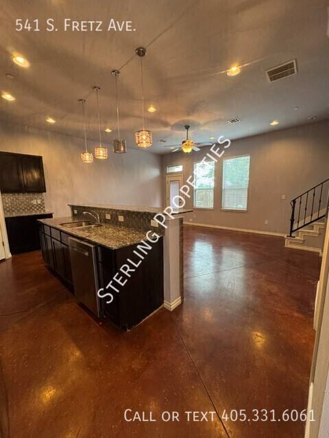 Townhouse for rent at 541 S Fretz Ave, Edmond, OK 73003