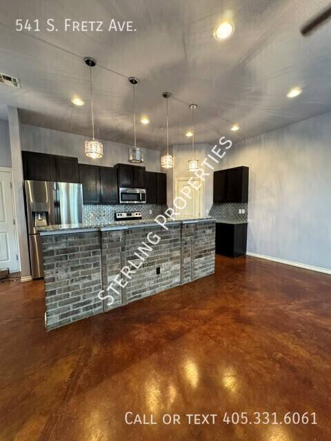 Townhouse for rent at 541 S Fretz Ave, Edmond, OK 73003