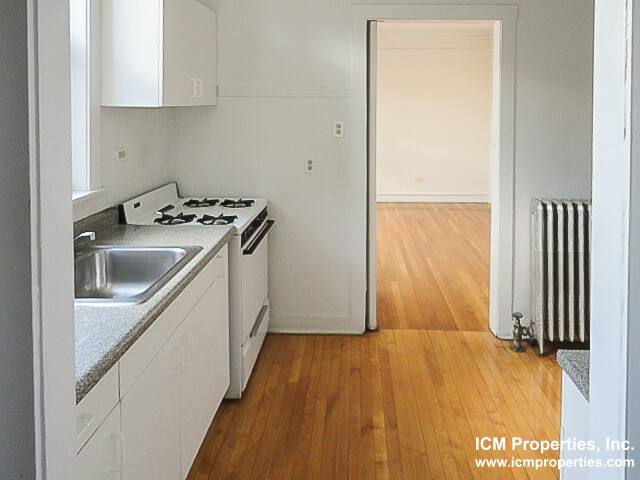 Apartment for rent at 3925 N Keeler Ave #2E, Chicago, IL 60641