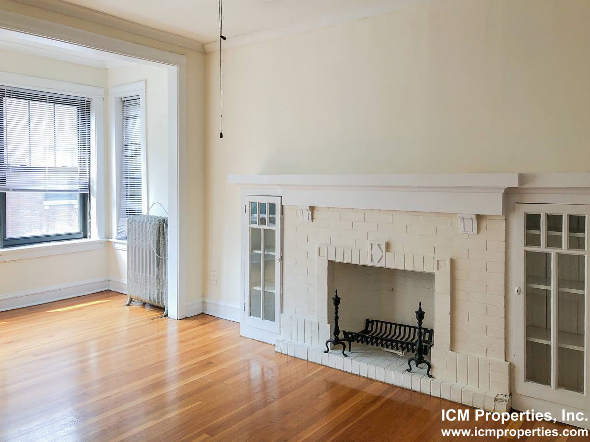 Apartment for rent at 3925 N Keeler Ave #2E, Chicago, IL 60641