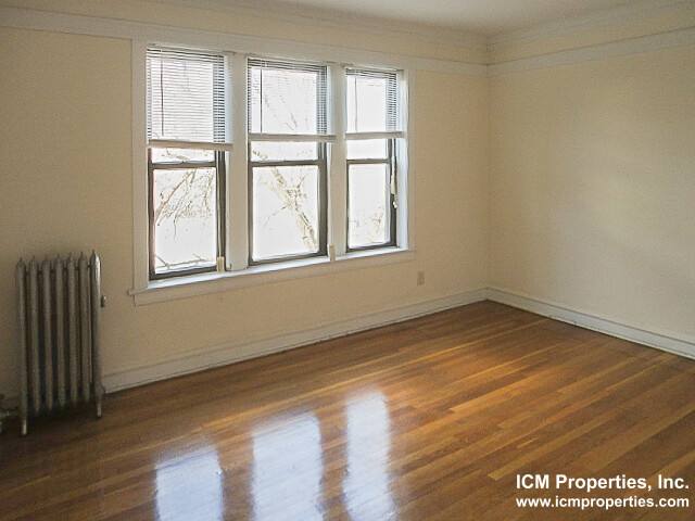 Apartment for rent at 3925 N Keeler Ave #2E, Chicago, IL 60641