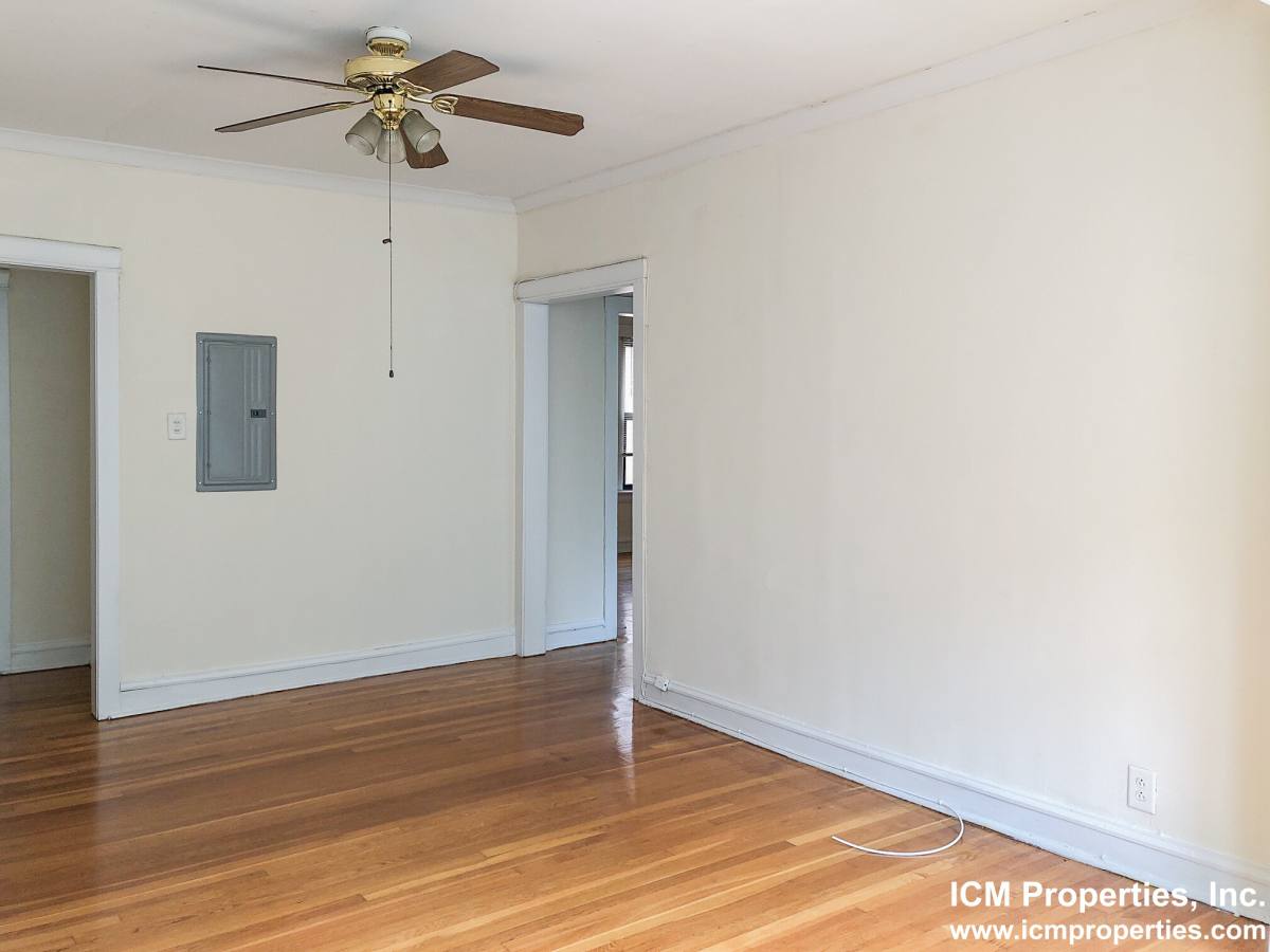 Apartment for rent at 3925 N Keeler Ave #2E, Chicago, IL 60641