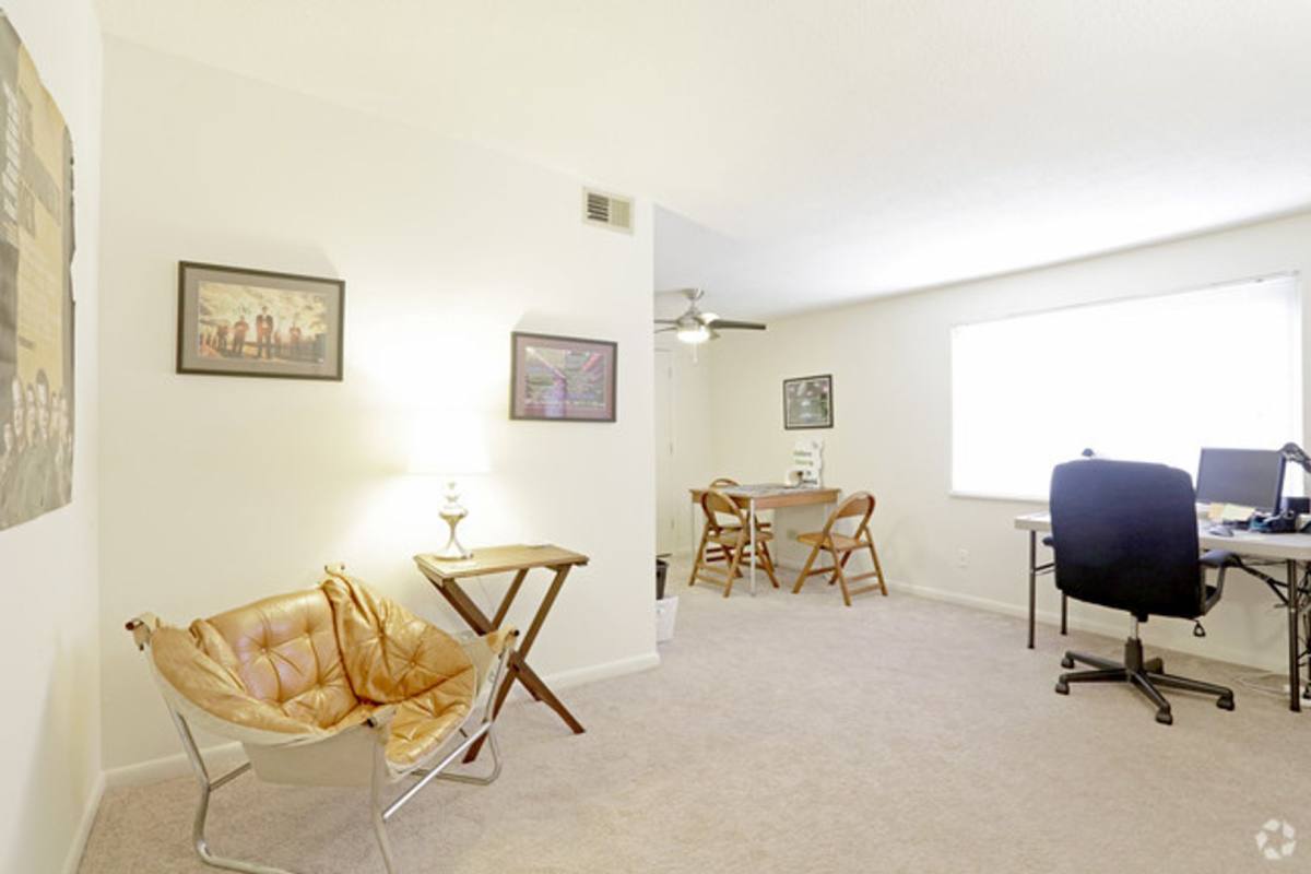 Apartment for rent at 1402 N McKinley Ave, Champaign, IL 61821