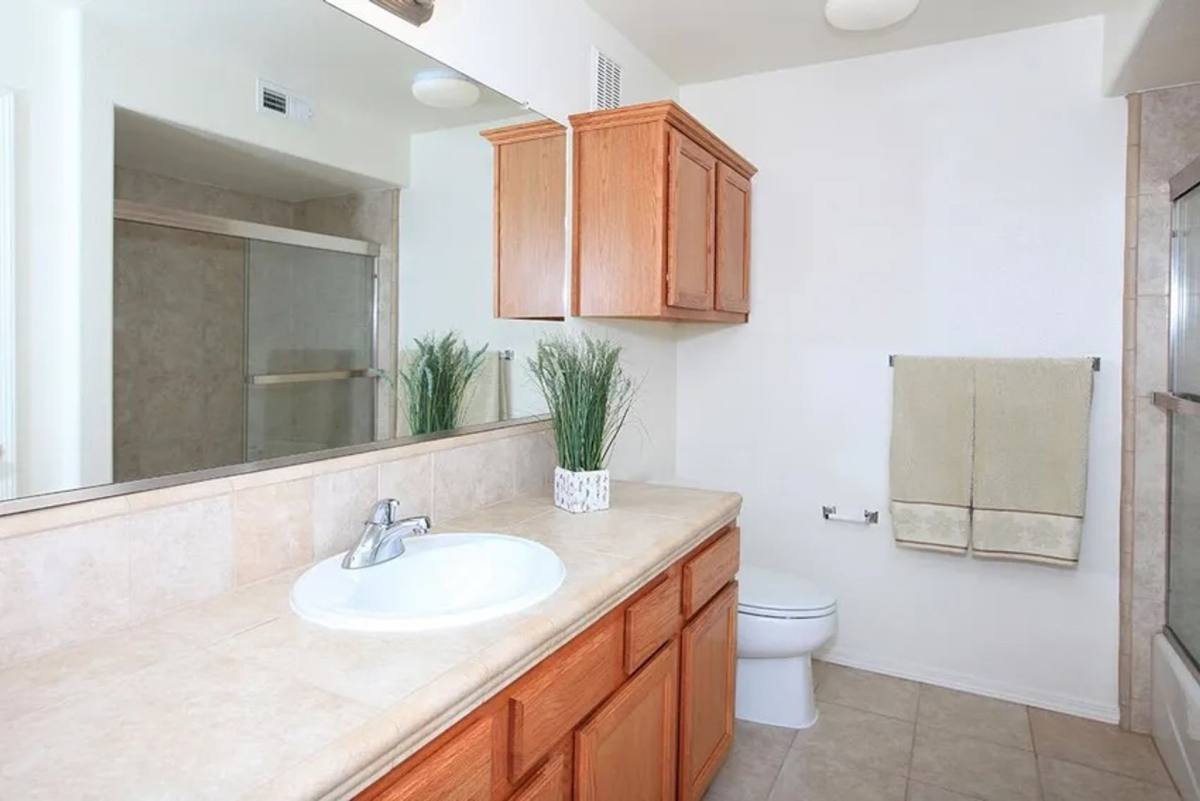 Apartment for rent at 8755 N Chestnut Ave, Fresno, CA 93720