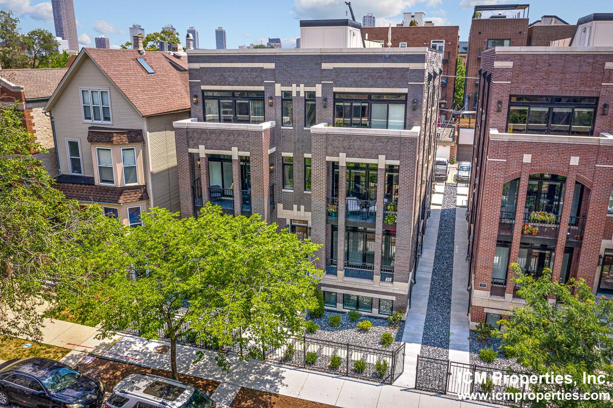 Apartment for rent at 3347 N Kenmore Ave #1N, Chicago, IL 60657