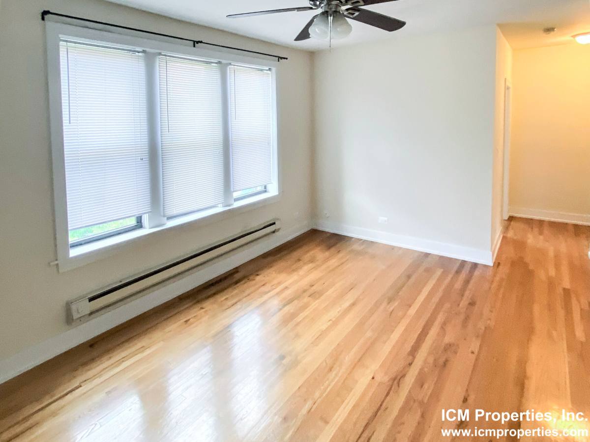 Apartment for rent at 617 W Melrose St #A3, Chicago, IL 60657