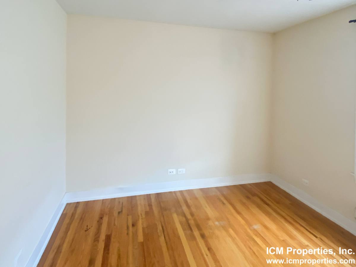 Apartment for rent at 617 W Melrose St #A3, Chicago, IL 60657
