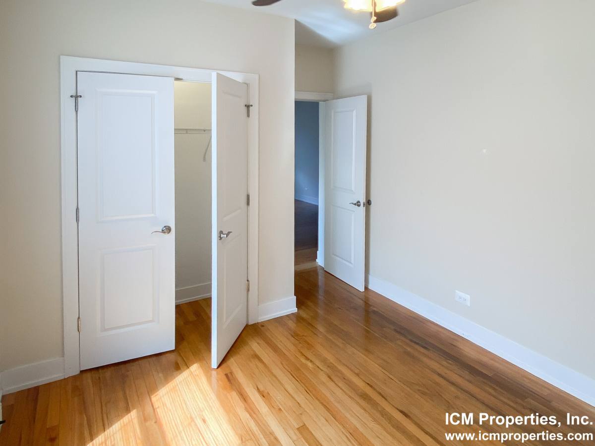 Apartment for rent at 617 W Melrose St #A3, Chicago, IL 60657