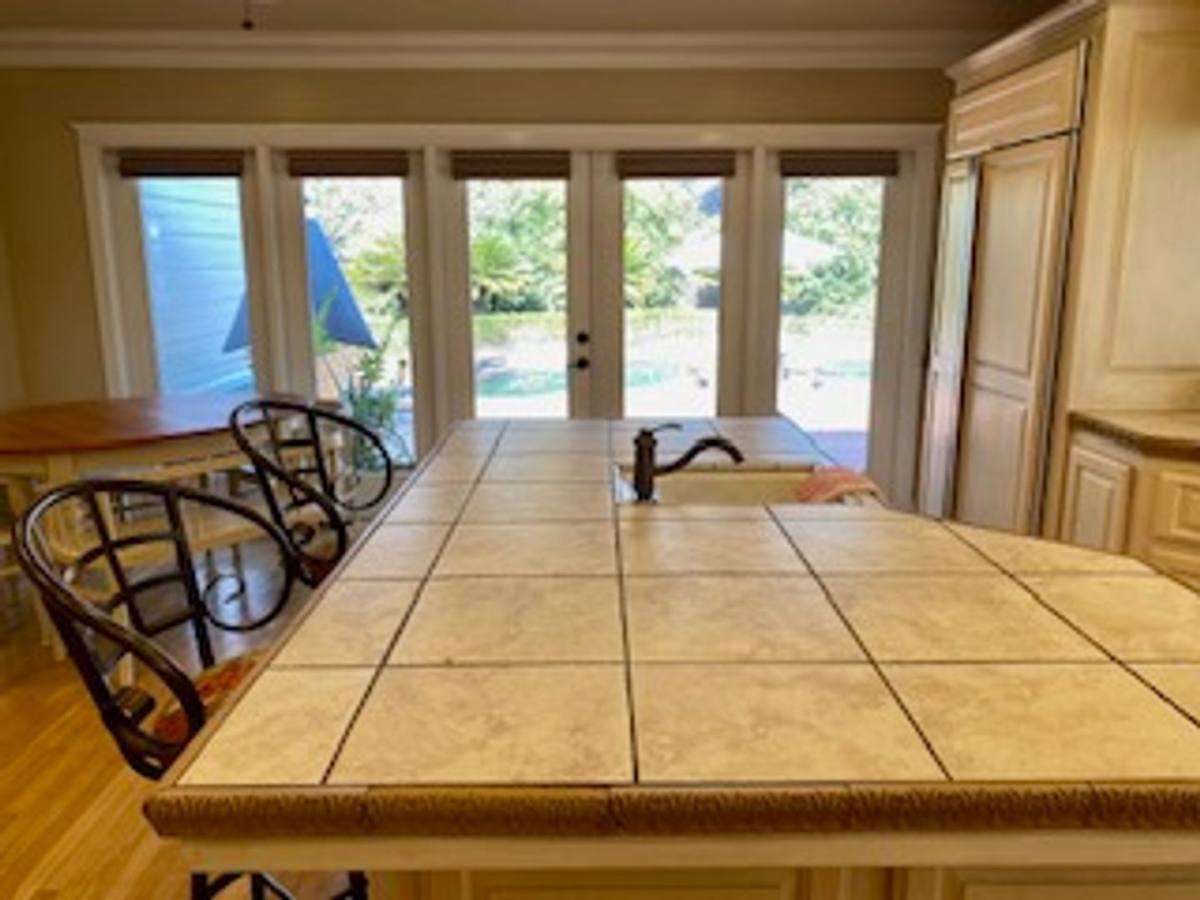 House for rent at 1420 W Kaweah Ave, Visalia, CA 93277
