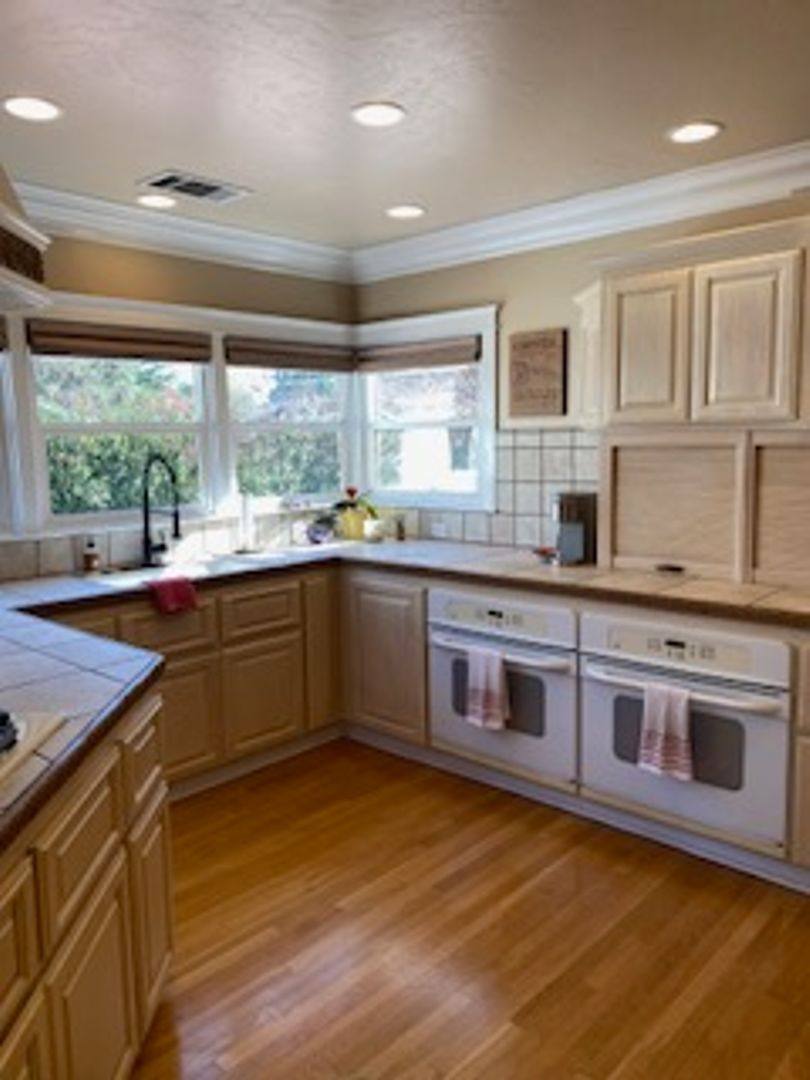 House for rent at 1420 W Kaweah Ave, Visalia, CA 93277