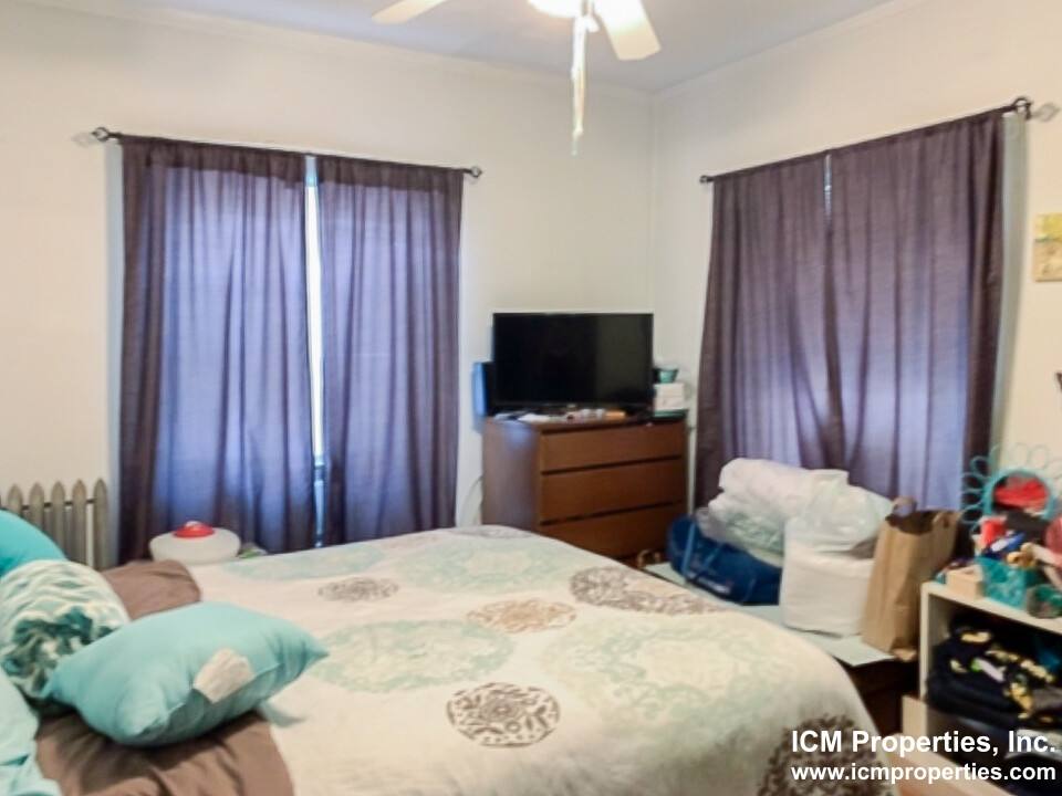 Apartment for rent at 1825 W Foster Ave #3, Chicago, IL 60640