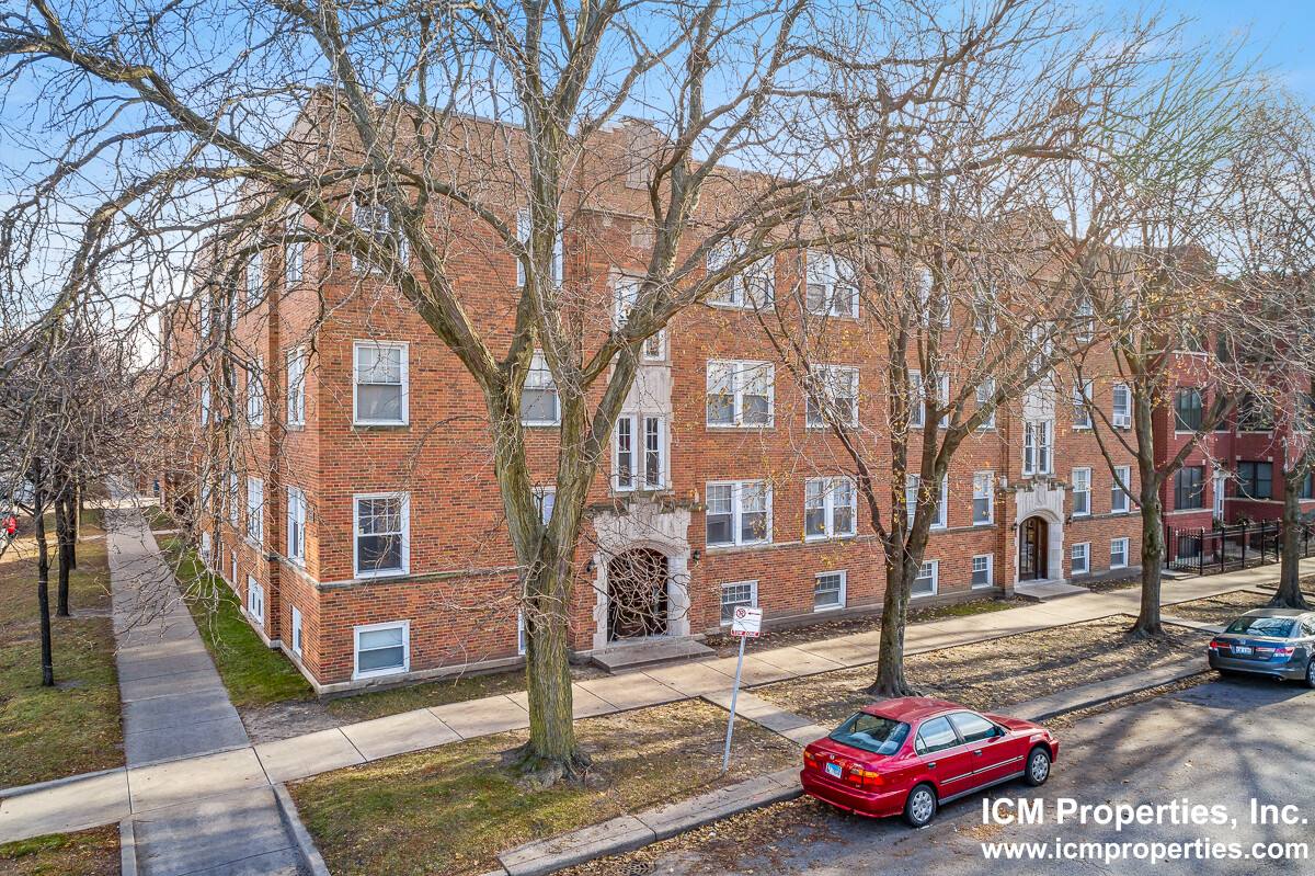 Apartment for rent at 1825 W Foster Ave #3, Chicago, IL 60640