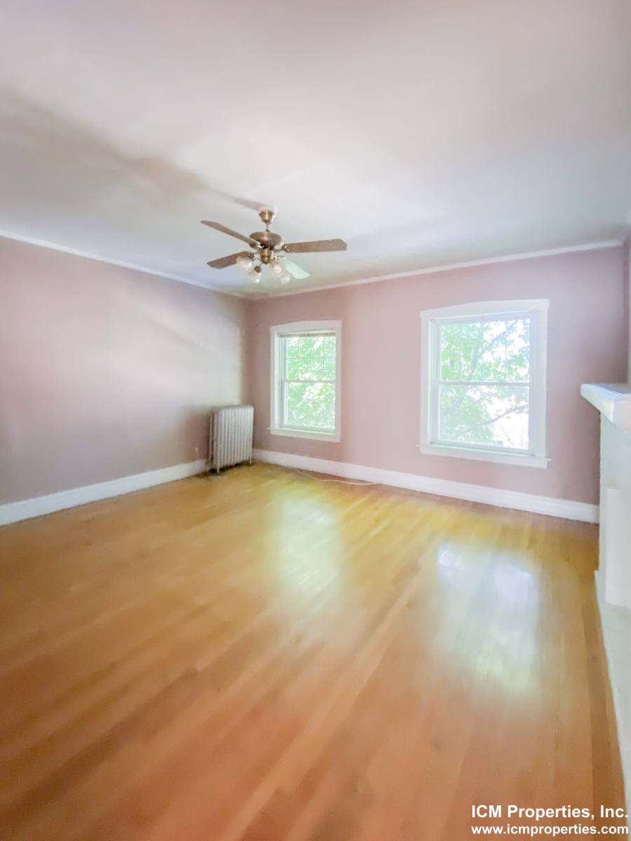 Apartment for rent at 1825 W Foster Ave #3, Chicago, IL 60640