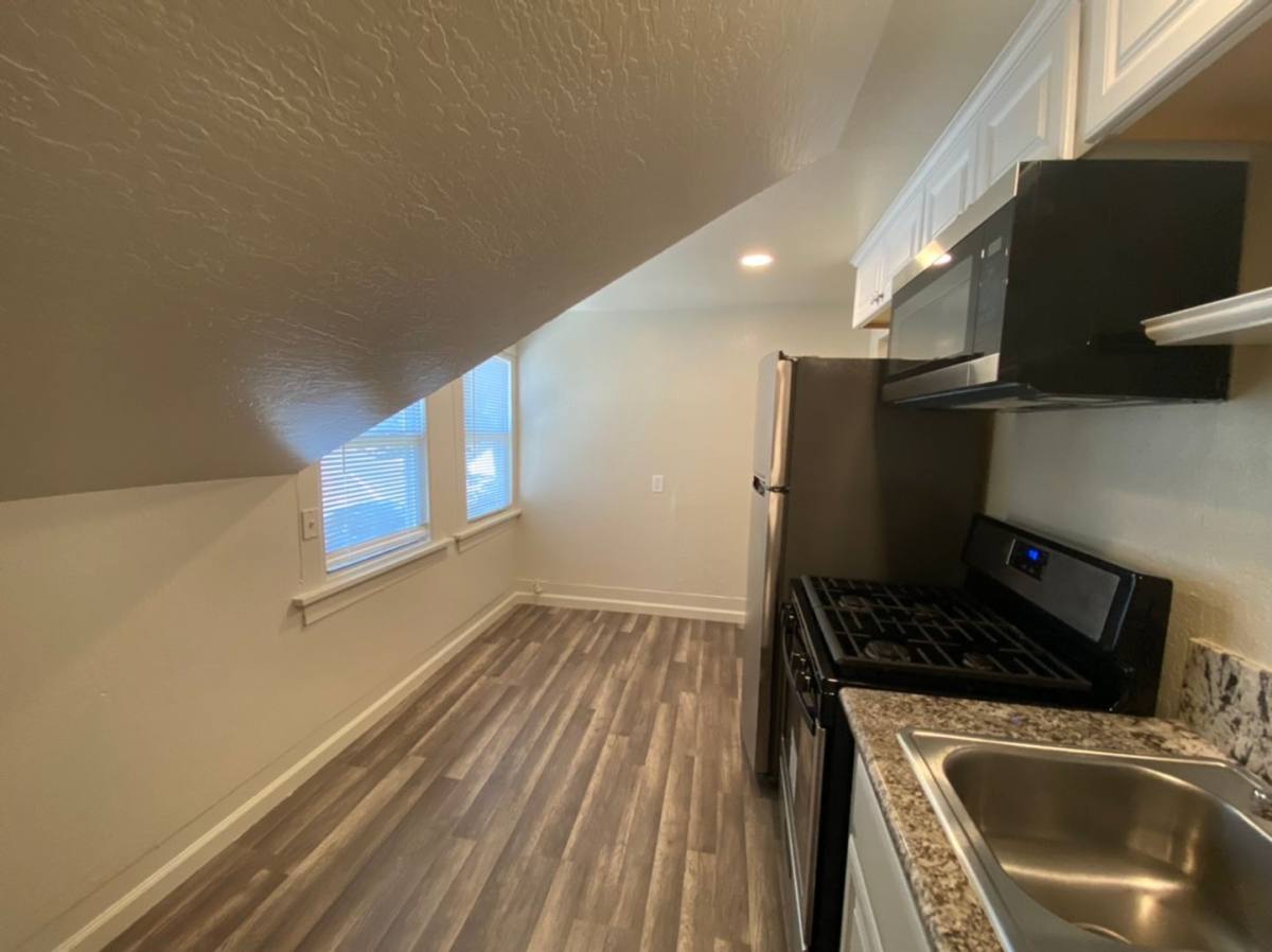 Apartment for rent at 150 Burney St, Modesto, CA 95354