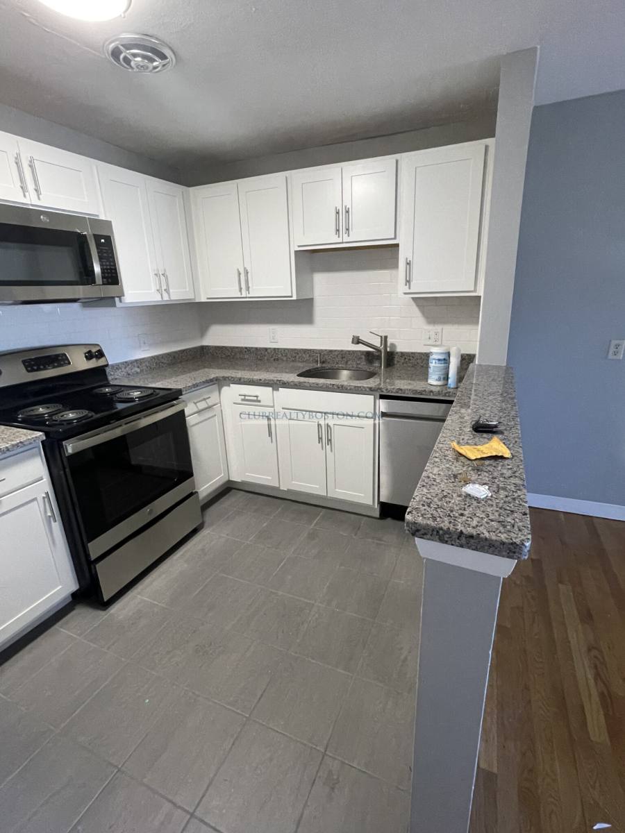 Apartment for rent at 14 Riverside St #3, Watertown, MA 02472