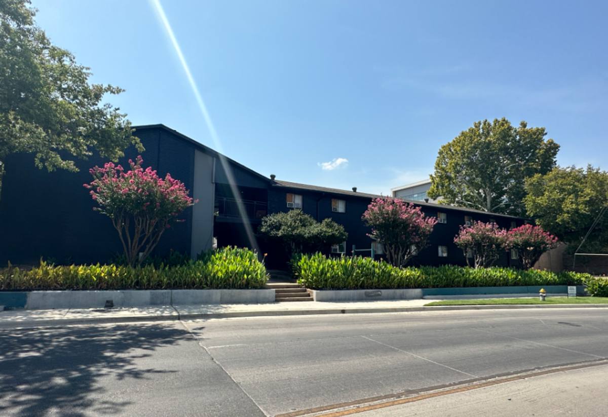 Apartment for rent at 308 E 8th St #102, Dallas, TX 75203