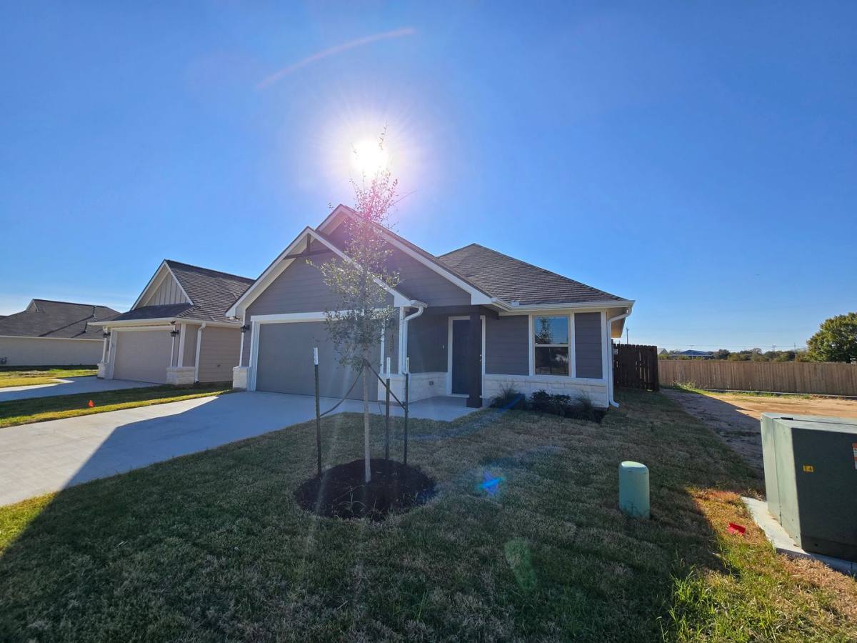 House for rent at 1221 High St, Navasota, TX 77868