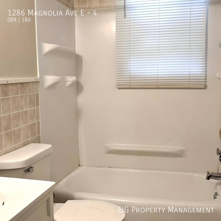 Apartment for rent at 1286 Magnolia Ave E #4, Saint Paul, MN 55106