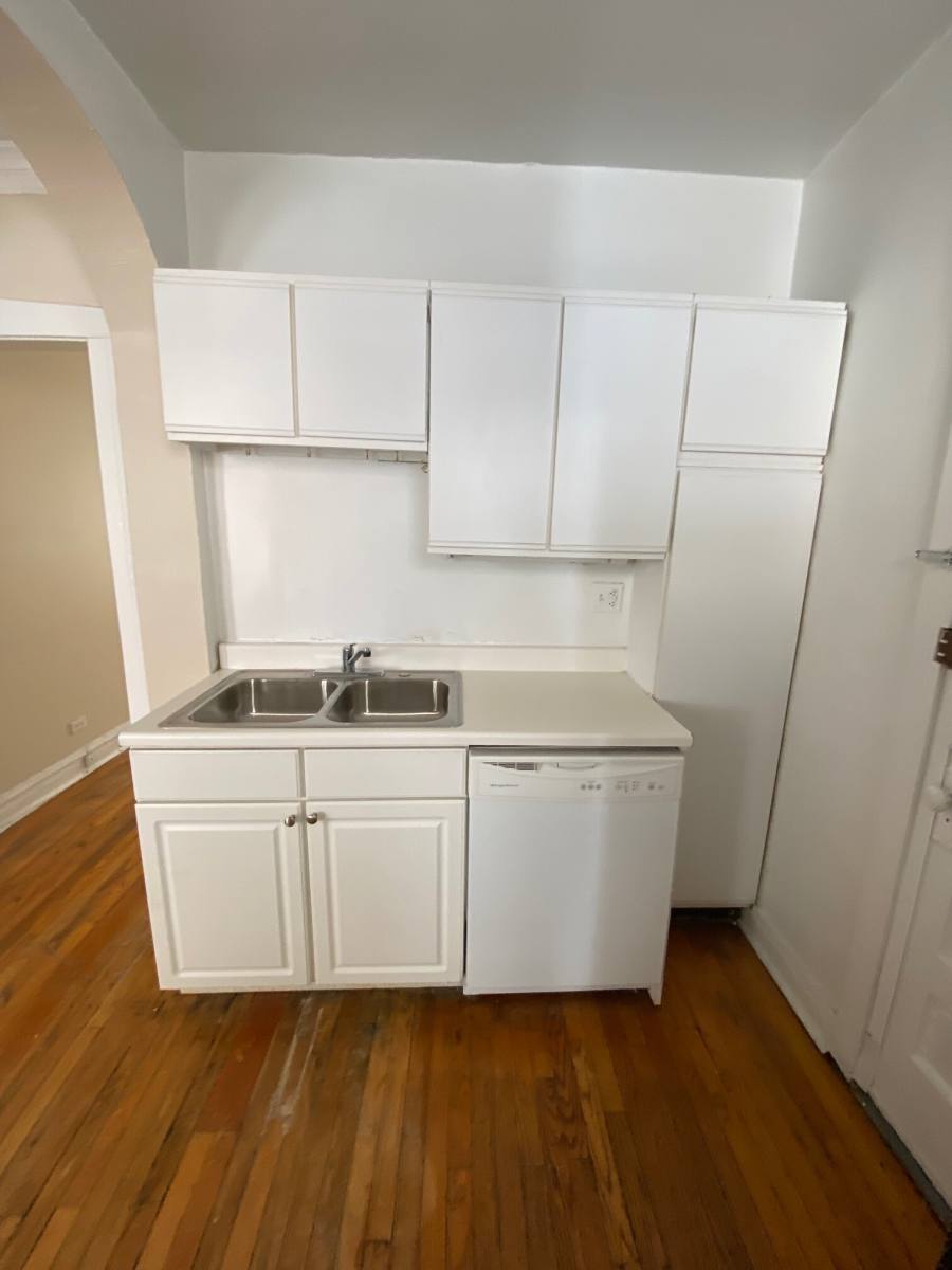 Apartment for rent at 1961 W Foster #3, Chicago, IL 60640