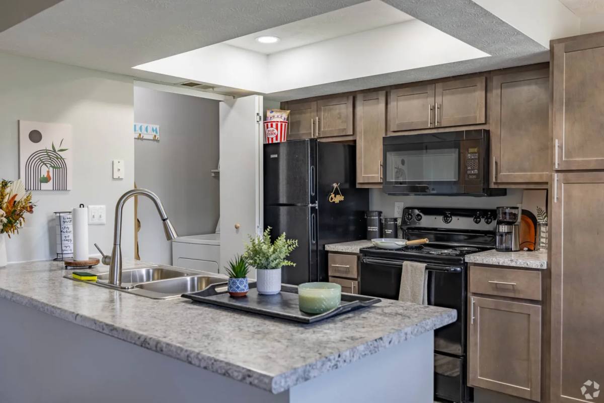 Apartment for rent at 1400 Highland Ridge Blvd, Newport, KY 41076