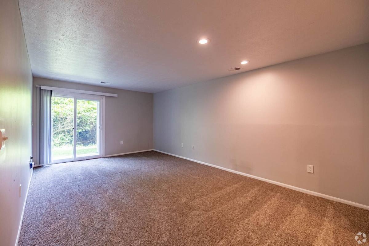 Apartment for rent at 1400 Highland Ridge Blvd, Newport, KY 41076