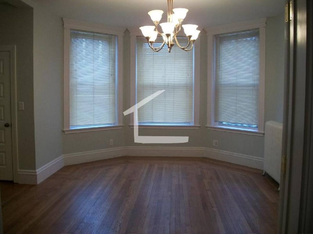 Apartment for rent at 13 Babcock St #2B, Brookline, MA 02446