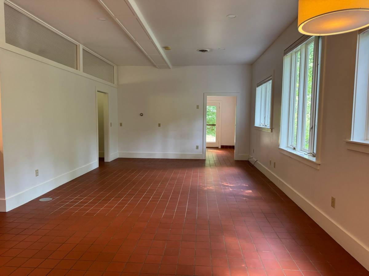 Apartment for rent at 1490 & 1494 Beaver Meadow Rd, Norwich, VT 05055