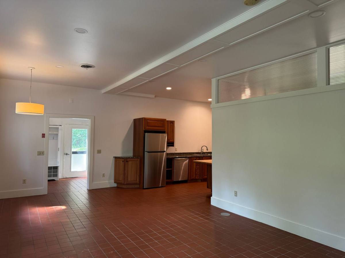 Apartment for rent at 1490 & 1494 Beaver Meadow Rd, Norwich, VT 05055