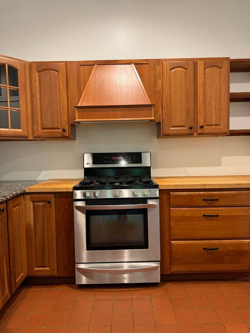 Apartment for rent at 1490 & 1494 Beaver Meadow Rd, Norwich, VT 05055