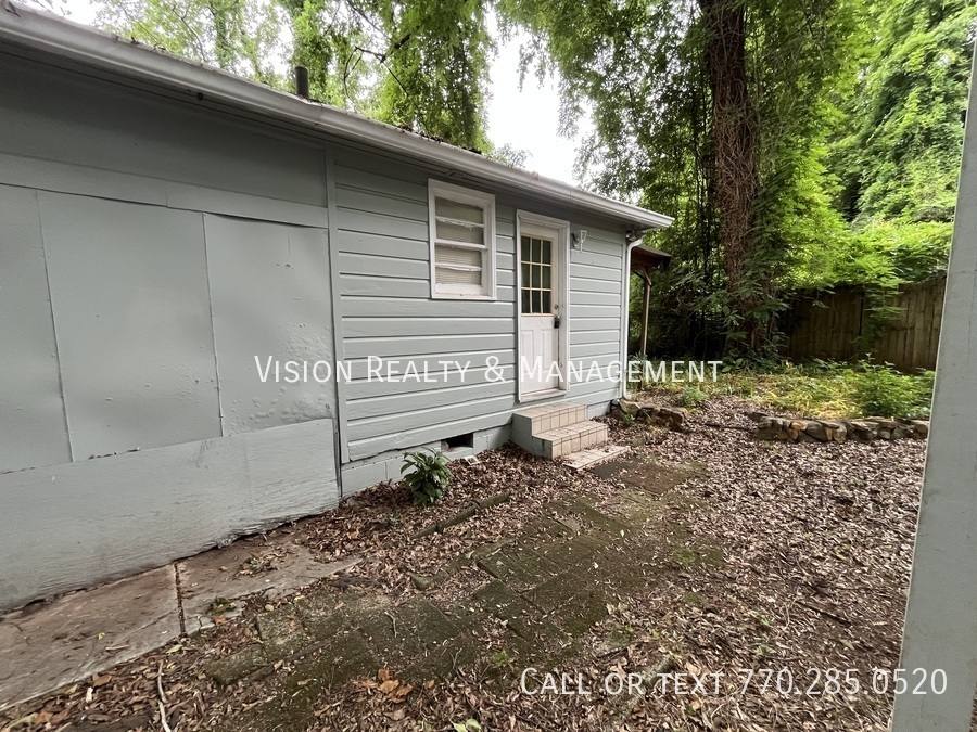 Apartment for rent at 121 Howell Rd #B, Carrollton, GA 30117