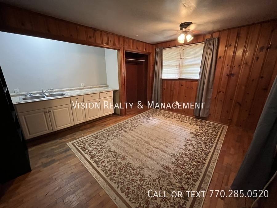 Apartment for rent at 121 Howell Rd #B, Carrollton, GA 30117