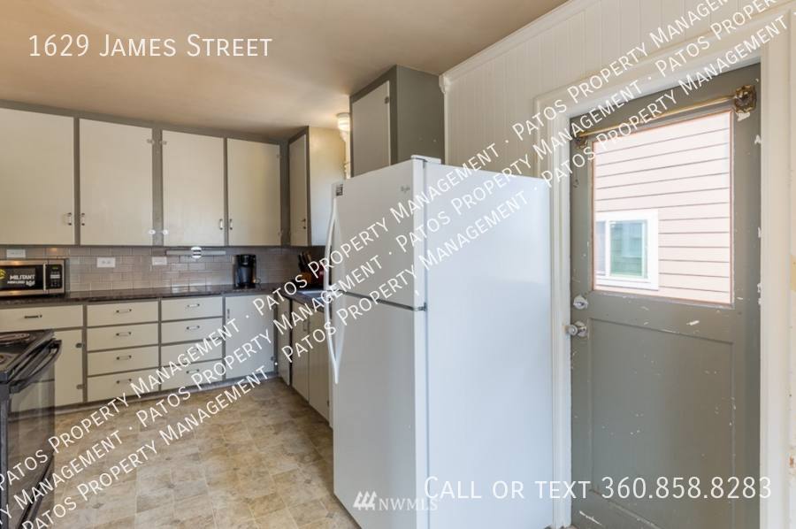 Apartment for rent at 1629 James St, Bellingham, WA 98225