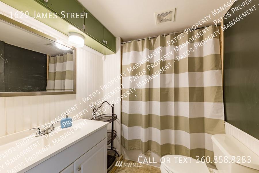 Apartment for rent at 1629 James St, Bellingham, WA 98225