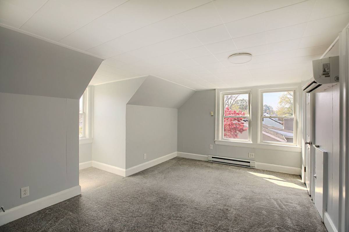 House for rent at 804 City Park Ave #B, Portsmouth, VA 23701