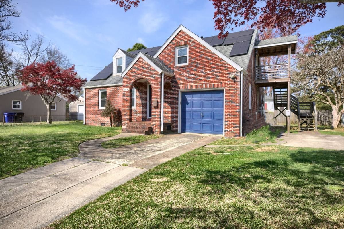 House for rent at 804 City Park Ave #B, Portsmouth, VA 23701
