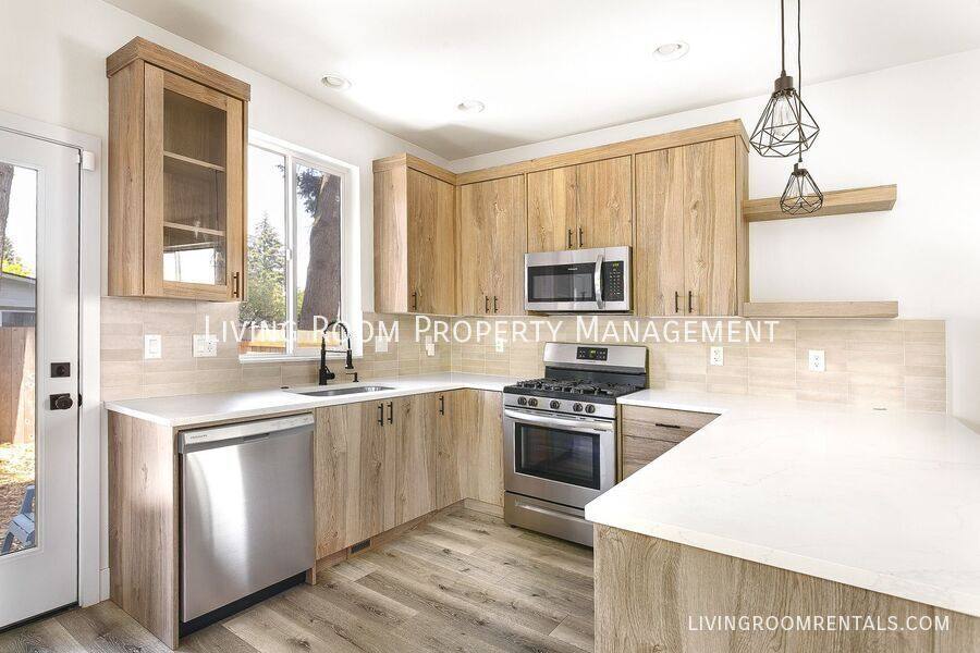 House for rent at 7731 N Decatur, Portland, OR 97203