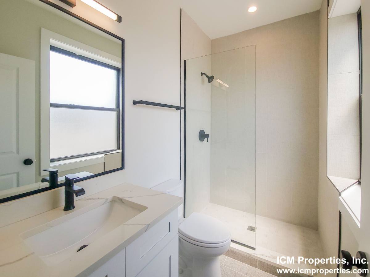 Apartment for rent at 2020 W Montrose #3B, Chicago, IL 60625