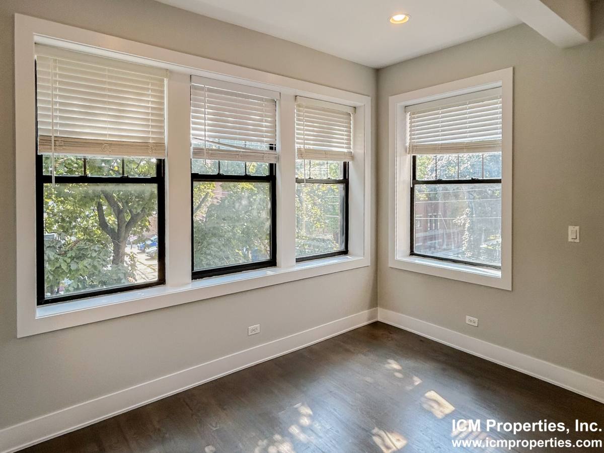 Apartment for rent at 2618 N Rockwell St #2F, Chicago, IL 60647