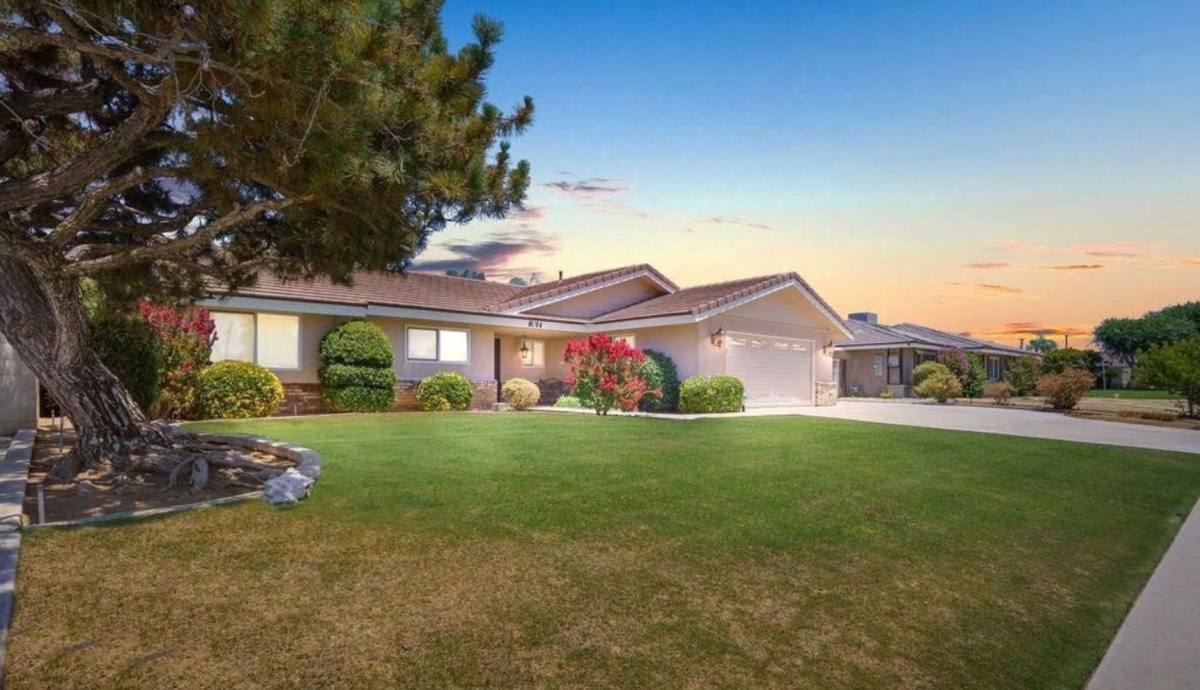 House for rent at 6604 Cherrywood Ave, Bakersfield, CA 93308