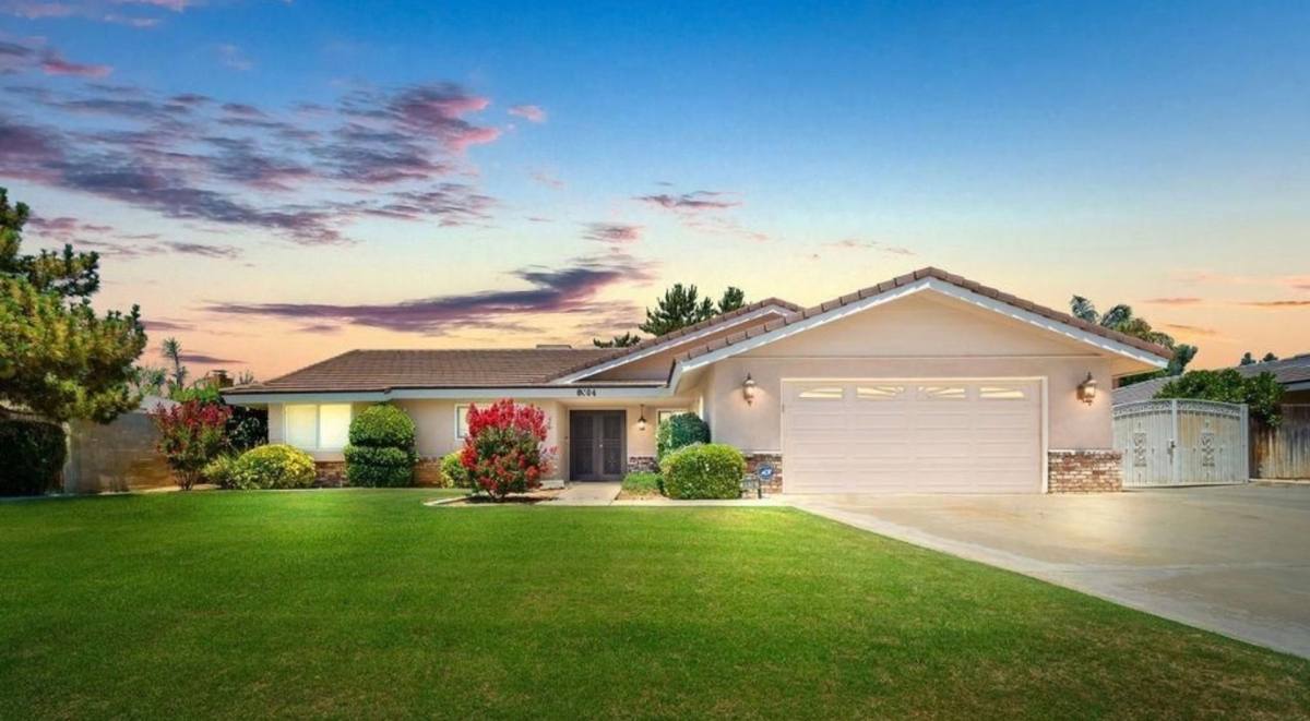 House for rent at 6604 Cherrywood Ave, Bakersfield, CA 93308