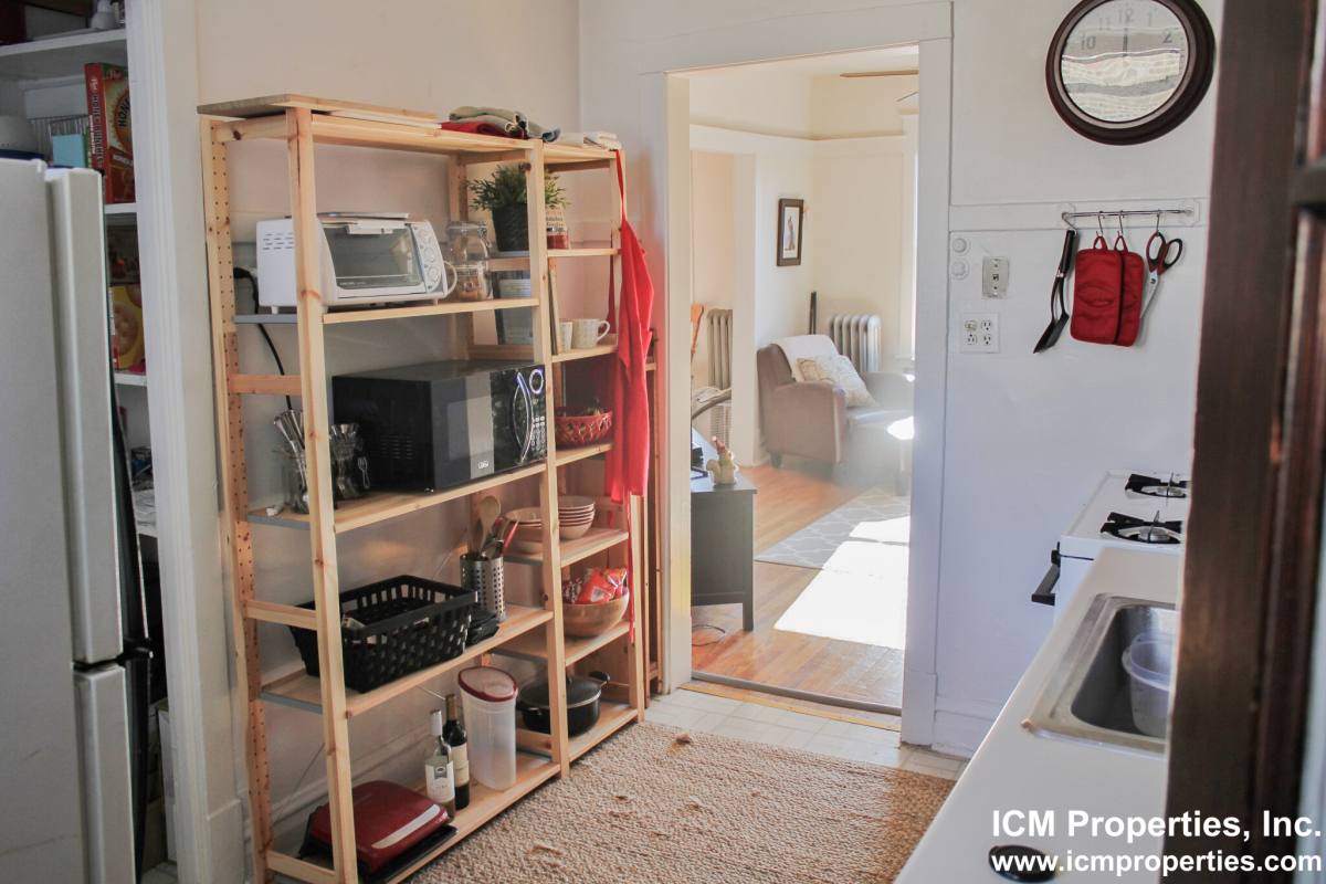 Apartment for rent at 4844 N Rockwell #3, Chicago, IL 60625