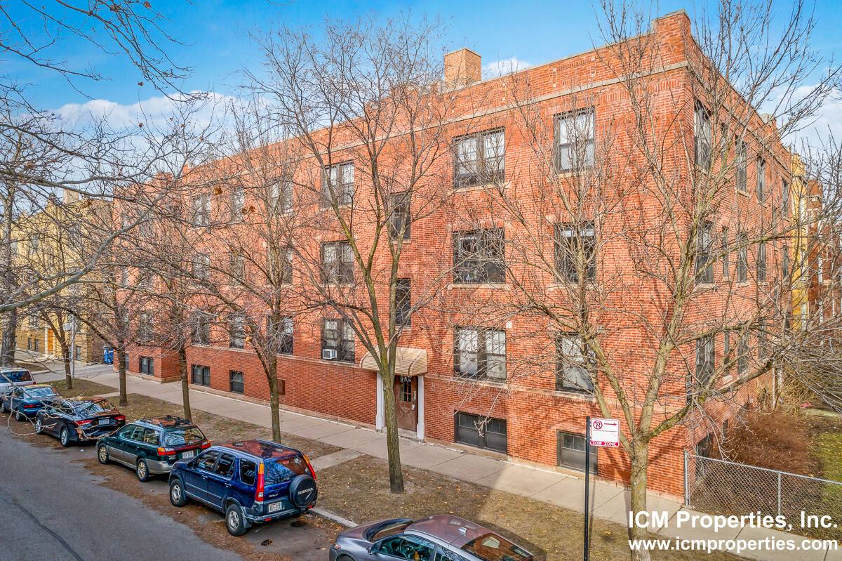 Apartment for rent at 4844 N Rockwell #3, Chicago, IL 60625
